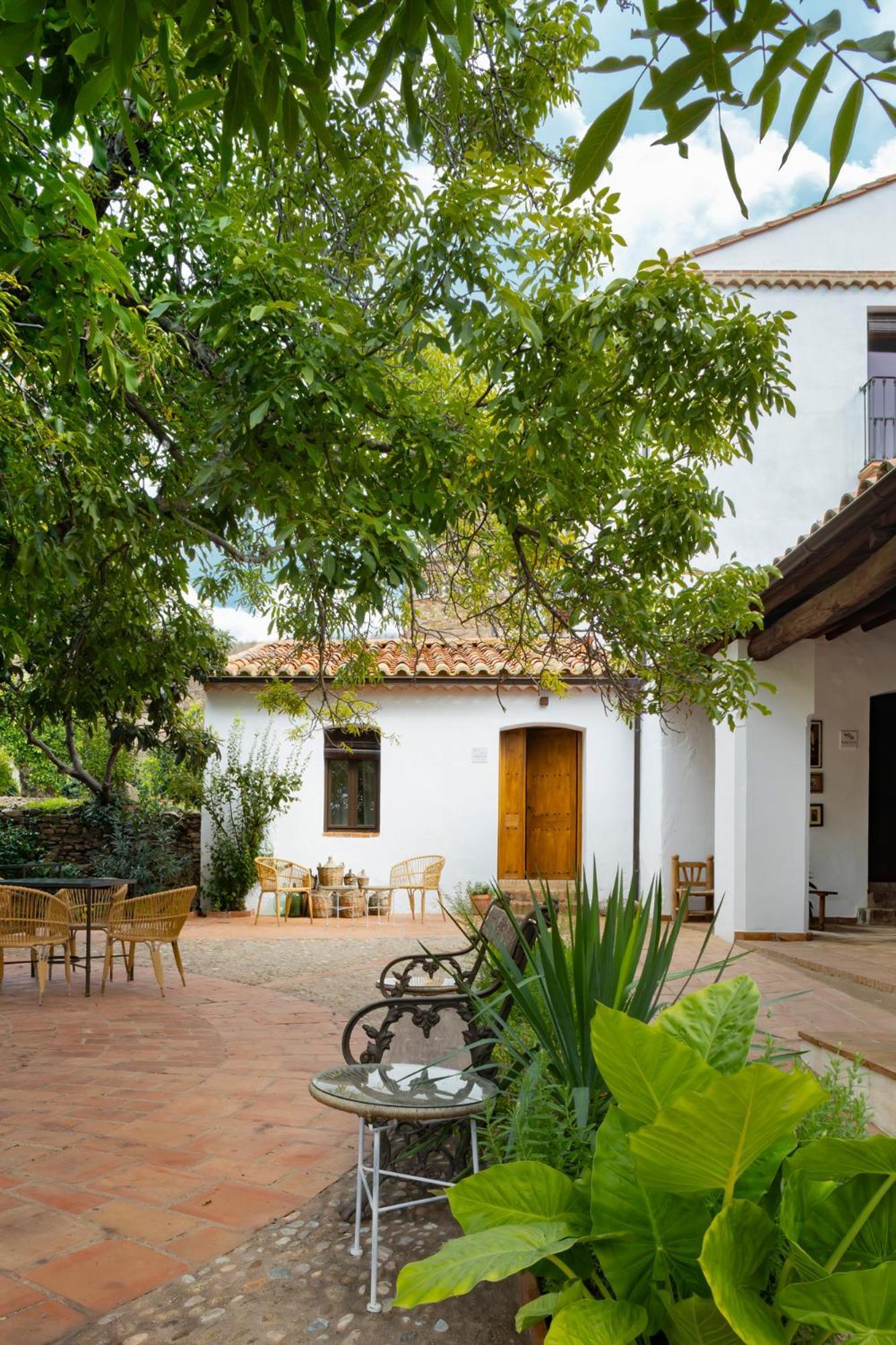 Apartamentos Turisticos El Patio Del Nogal 구아달루페 외부 사진