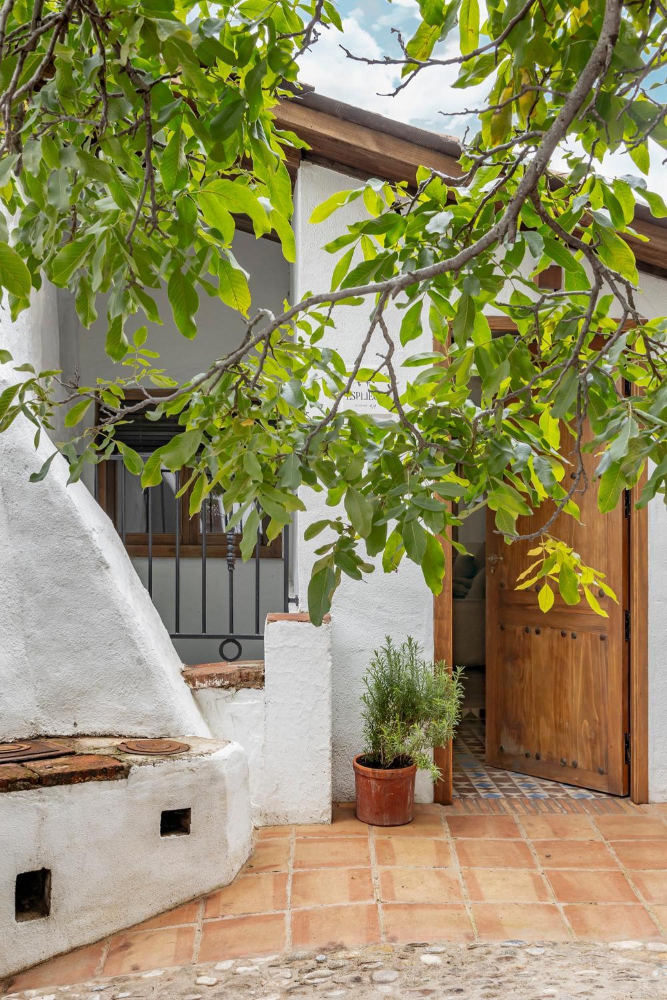 Apartamentos Turisticos El Patio Del Nogal 구아달루페 외부 사진