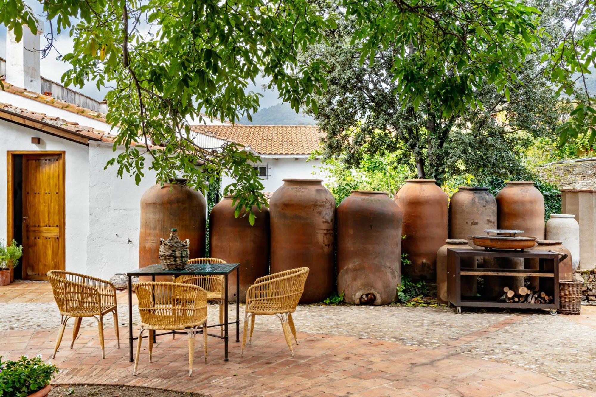 Apartamentos Turisticos El Patio Del Nogal 구아달루페 외부 사진