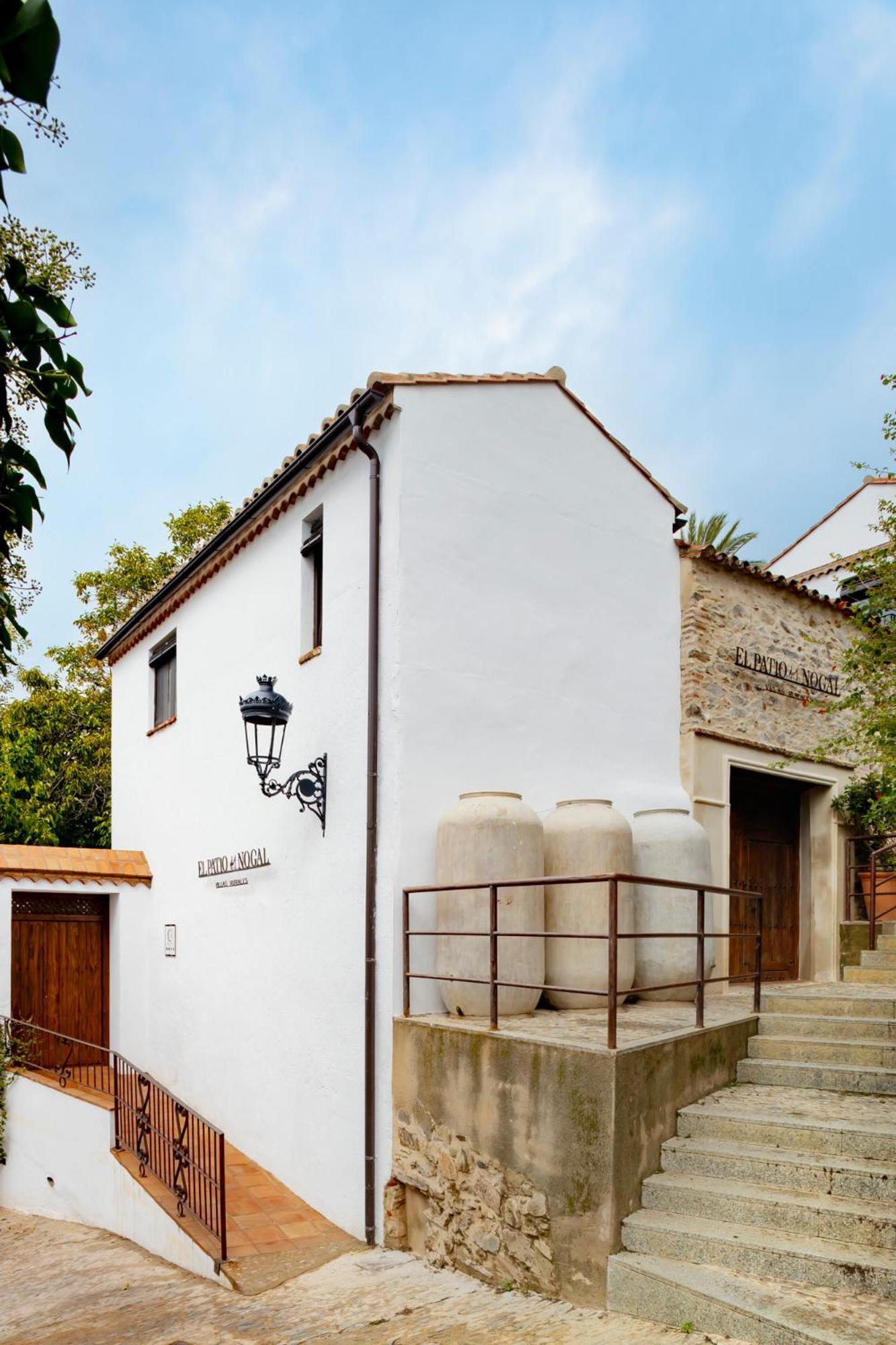 Apartamentos Turisticos El Patio Del Nogal 구아달루페 외부 사진