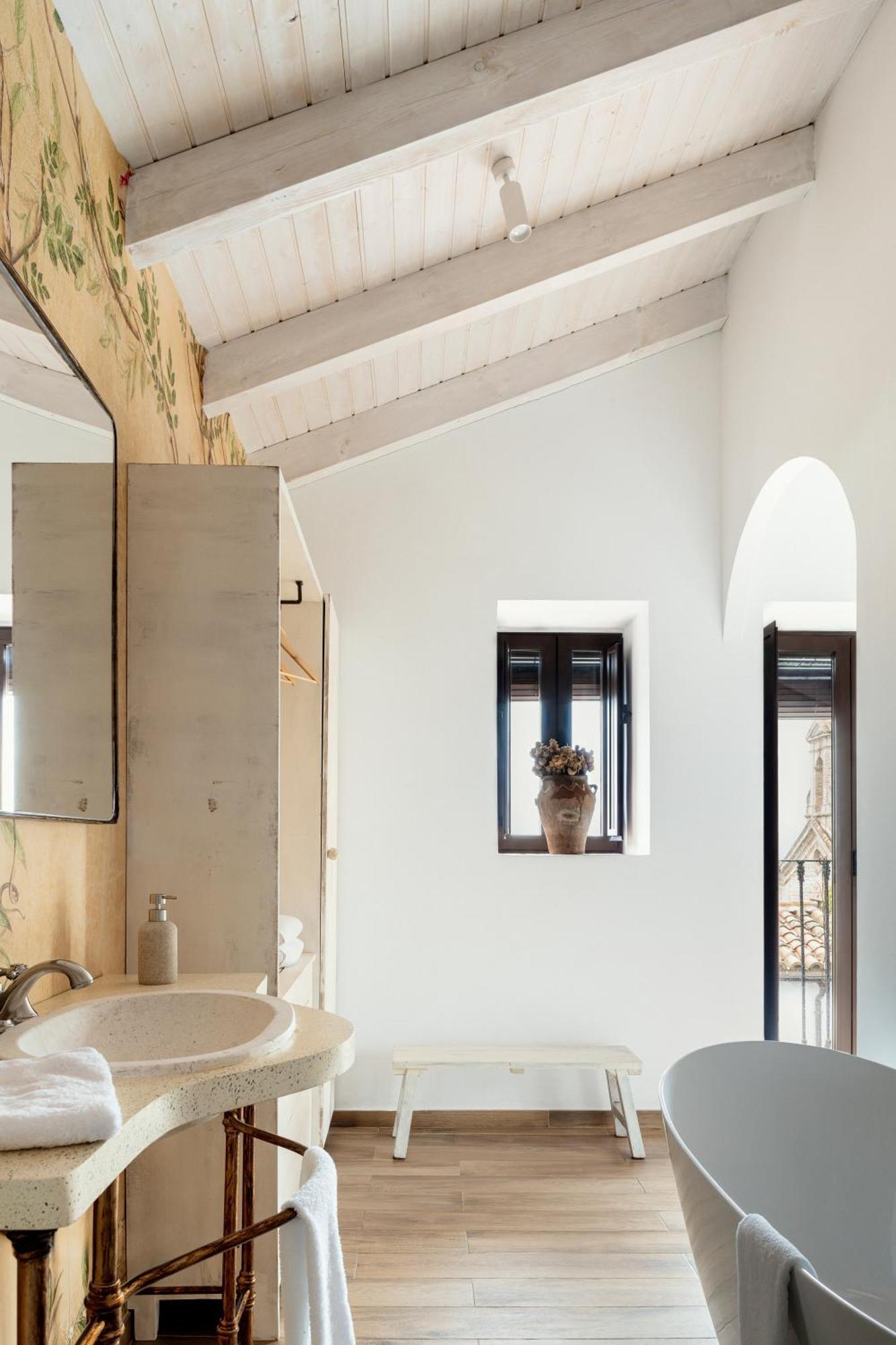 Apartamentos Turisticos El Patio Del Nogal 구아달루페 외부 사진