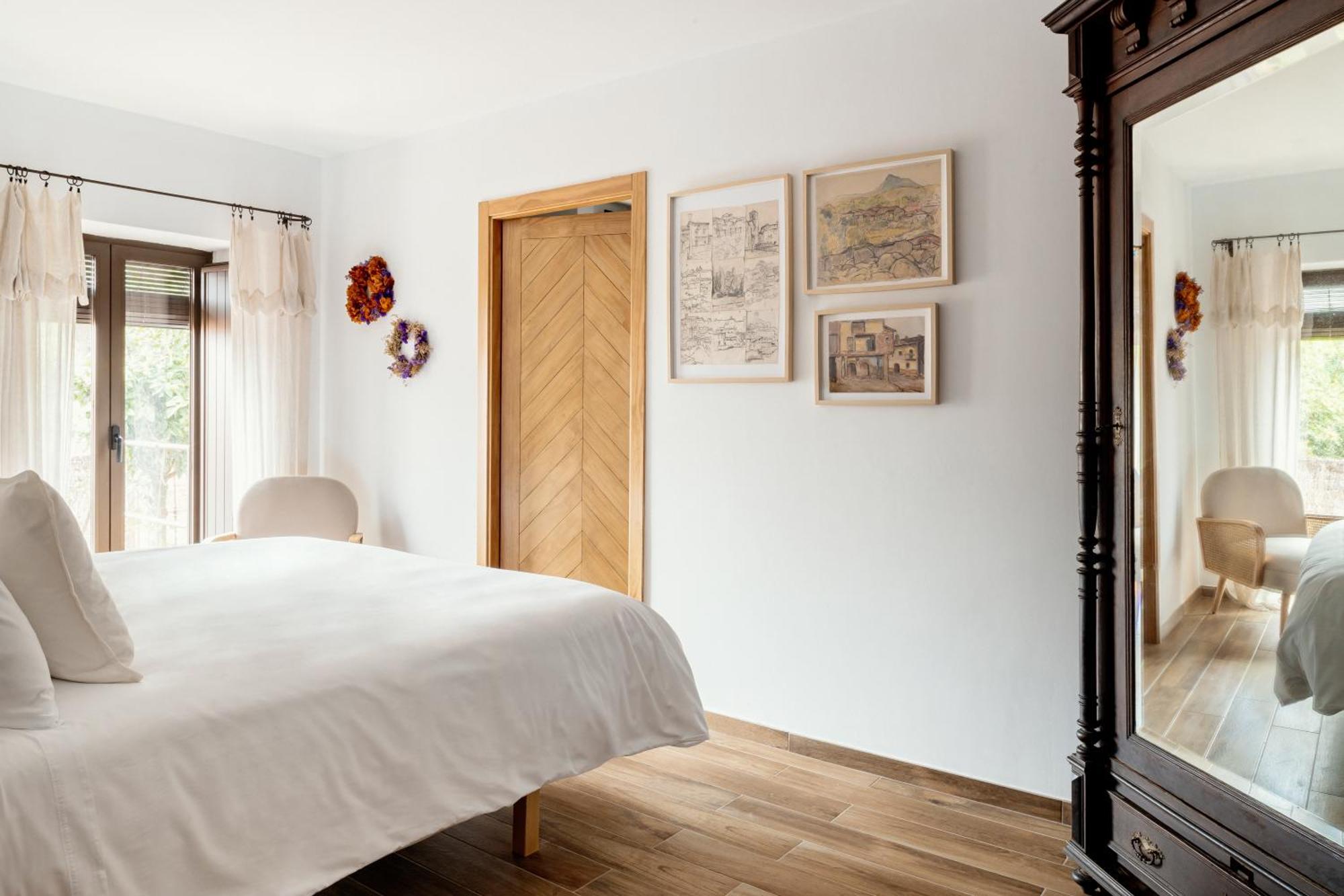 Apartamentos Turisticos El Patio Del Nogal 구아달루페 외부 사진